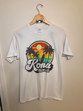 Gildan White Kona Hawaii Graphic Tee with Sunset Palm Print